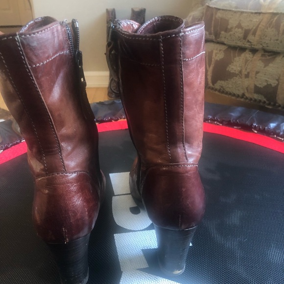 Healed leather boots size 37 Eur Made in Geniva. - Picture 2 of 4